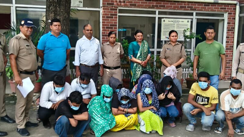 भंडाफोड़: पुलिस ने किया सैक्स रैकेट का खुलासा, महिलाएं व 5 पुरुष गिरफ्तार