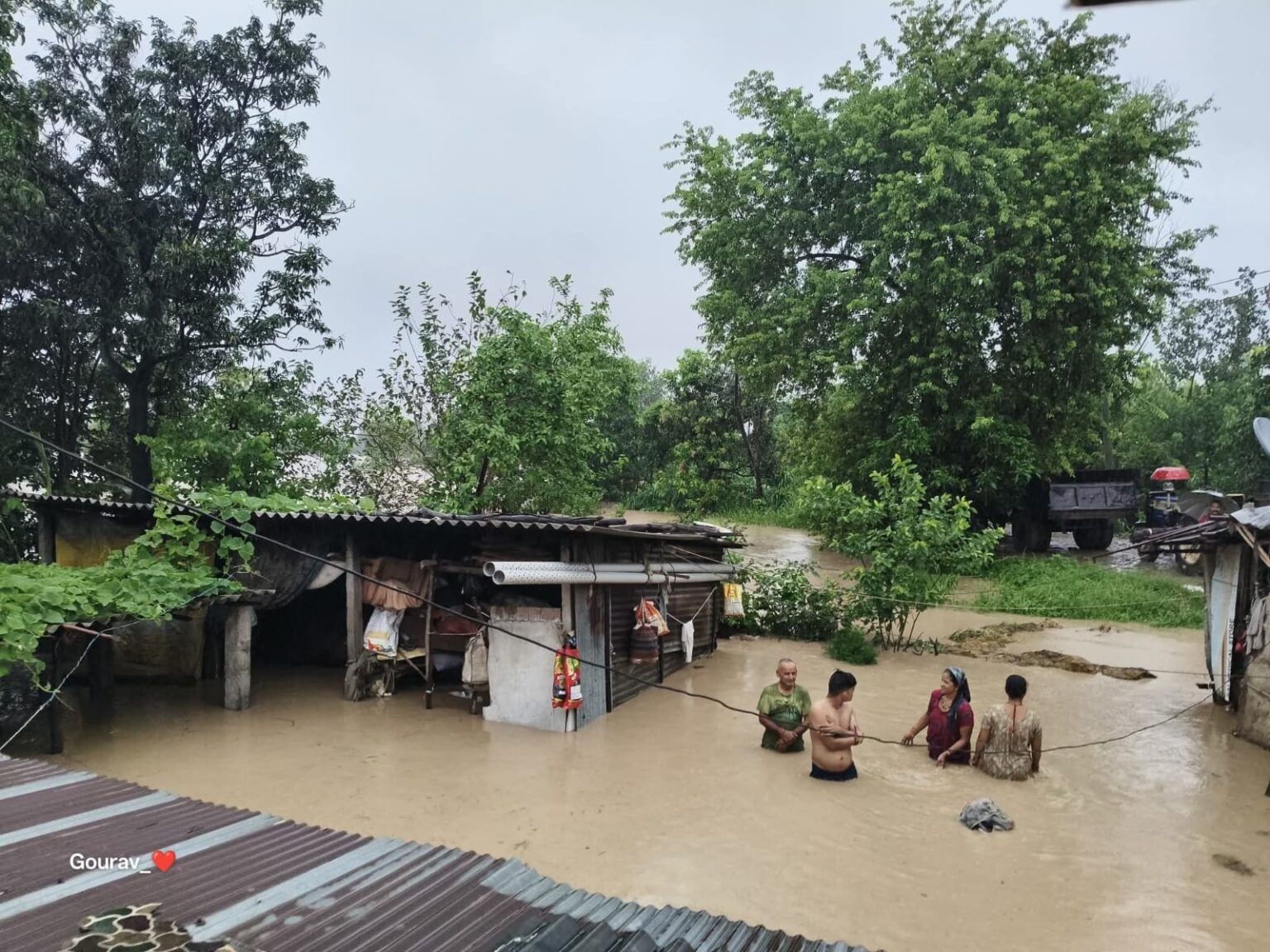 आफ़त: तराई क्षेत्र की नदियों में आयी बाढ़ से 250 से अधिक घर जलमग्न