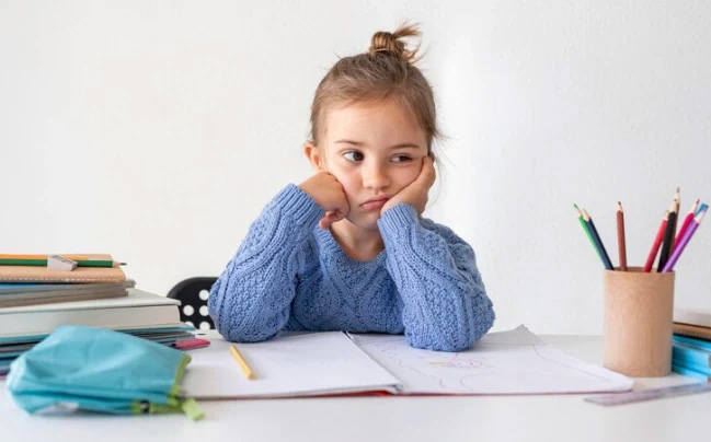 काम की बात: आपके बच्चे का भी पढ़ाई में नहीं लगता मन? ये 5 काम करने से बदलेगी आदत