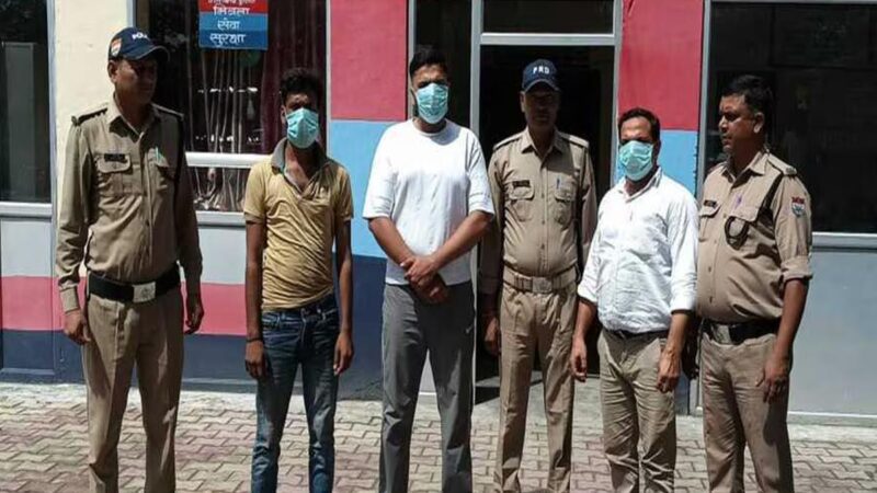 शिकंजा:  राशन की आड़ में  कर रहे थे पशुओं की तस्करी, पुलिस ने तीन किए गिरफ्तार  