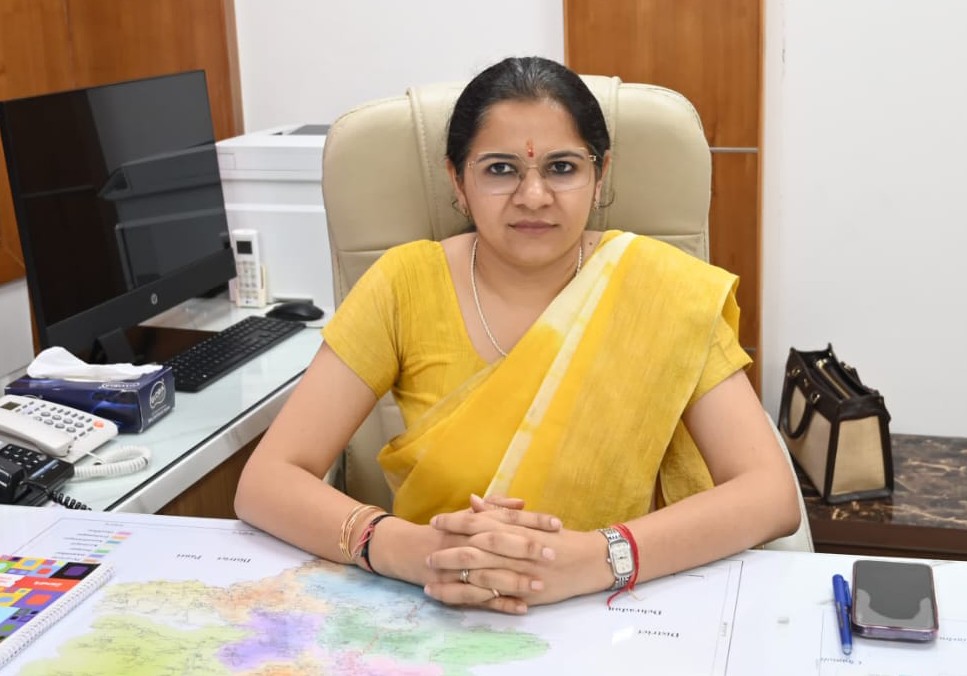 तैयारी: पर्यटकों की बढ़ती संख्या को देखते हुए होगा पार्किगों का निर्माण, डीएम ने दिए निर्देश