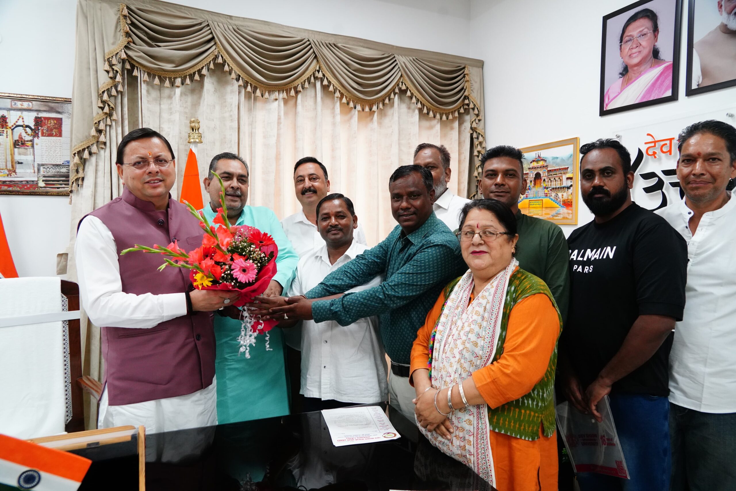 मुलाकात: सीएम धामी से मिले भाजपा विधायक और जनप्रतिनिधि, अपने क्षेत्र के मसलों से कराया अवगत