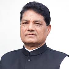 आपबीती: महिलाओं ने पूर्व कैबिनेट मंत्री सुरेंद्र सिंह नेगी से की भेंट ,समस्याओं से कराया अवगत