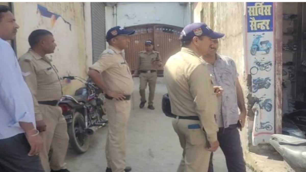 पेपर लीक केस: पूछताछ के लिए मुख्य आरोपी खालिद के घर पहुंची एसआईटी