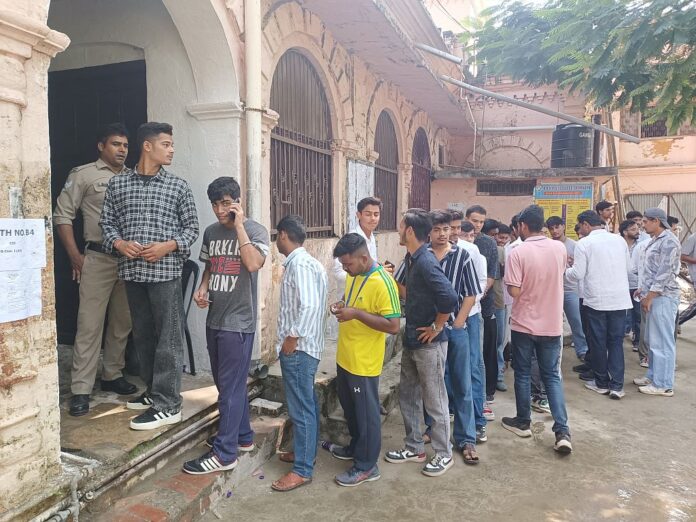 छात्र संघ चुनाव:  मतदान प्रक्रिया संपन्न, MKP में 22.5 प्रतिशत, DBS में 67, DAV में 50 प्रतिशत रहा मतदान