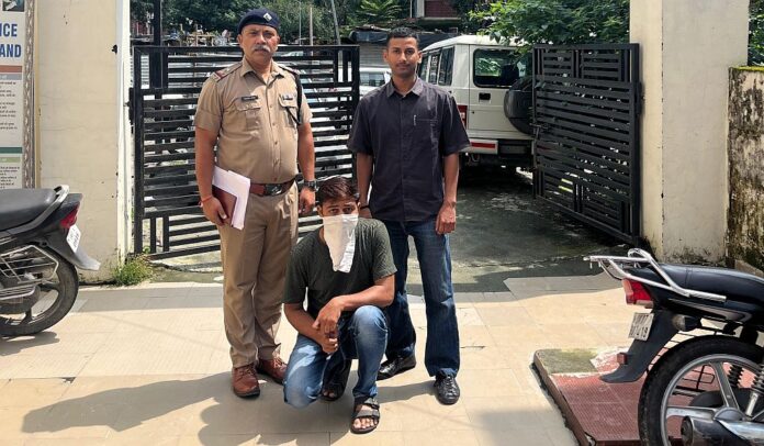 शिकंजा: फर्जी कस्टमर केयर नंबर से 14 लाख की ठगी करने का आरोपी गिरफ्तार