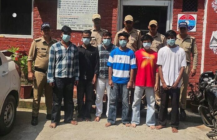 कामयाबी:  बैंगन गिरोह के सरगना सहित 6 बदमाश गिरफ्तार, श्रद्धालुओं से की थी मारपीट