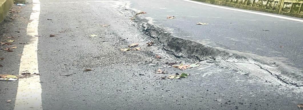 बड़ी ख़बर: अचानक धंसने लगी नैनीताल की ऐतिहासिक माल रोड, पड़ी बड़ी-बड़ी दरारें, ट्रैफिक रोका