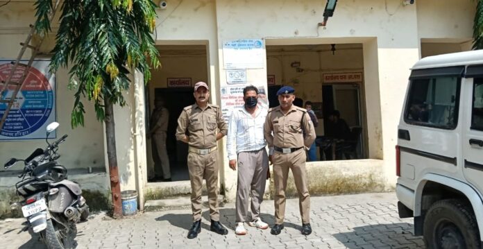 शिकंजा: दोस्त की कार चुराने का आरोपी गिरफ्तार शिकंजा: दोस्त की कार चुराने का आरोपी गिरफ्तार