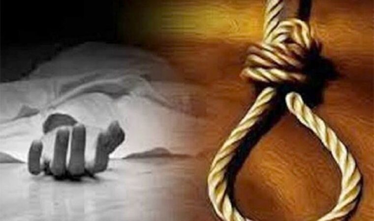 हताशा: साड़ी के सहारे फंदे पर झूल गई यृुवती, मौत से घर में छाया मातम