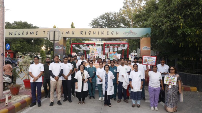 एम्स: रैली के ज़रिये आमजन को दिया संदेश,मानसिक स्वास्थ्य पर टिका है सशक्त समाज का आधार