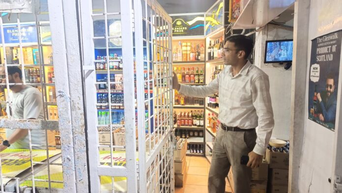 राजपुर रोड के एक बार का लाइसेंस 15 दिन के लिए निलंबित राजपुर रोड के एक बार का लाइसेंस 15 दिन के लिए निलंबित