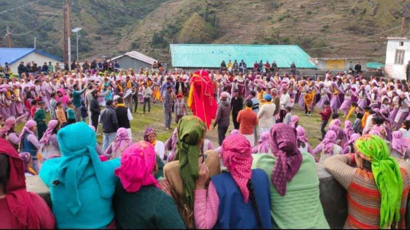 परंपरा: खरसाली गांव में आयोजित हुआ दो दिवसीय धियाणीं मिलन एवं सम्मान समारोह