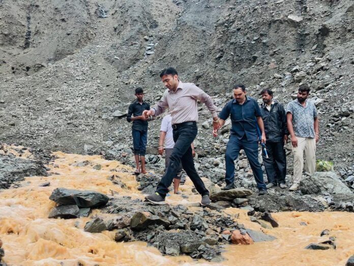 सहूलियत: आपदाग्रस्त क्षेत्र बटोली को सड़क मार्ग से किया कनेक्ट, गांव में पहुंचने लगे वाहन