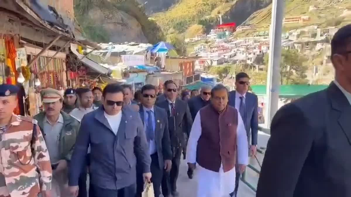 उद्योगपति मुकेश अंबानी ने किए बदरी विशाल के दर्शन