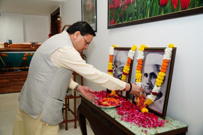मुख्यमंत्री ने राष्ट्रपिता महात्मा गांधी व शास्त्री को श्रद्धा सुमन अर्पित किये