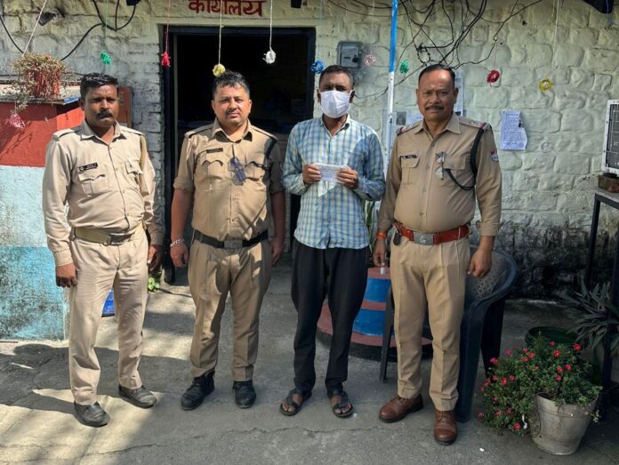 शिकंजा: नकदी सहित जेबकतरा गिरफ्तार,दो हफ्ते पहले टेंपू में यात्री की जेब से उड़ाए थे बीस हजार रुपये