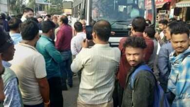 आक्रोश: परिवहन महासंघ के आह्वान पर टैक्सी-मैक्सी चालकों ने किया चक्का जाम, यात्रियों को उठानी पड़ी परेशानी