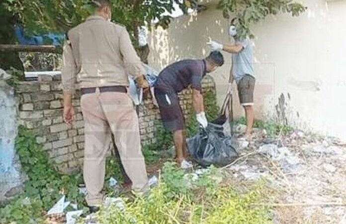 संदिग्ध: अज्ञात युवक का सड़ा-गला शव मिलने से सनसनी, जांच में जुटी पुलिस