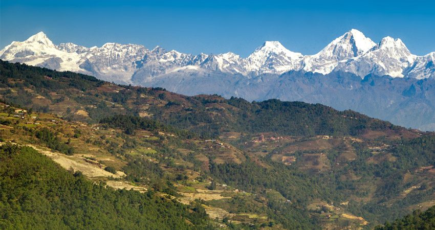 हिमालय पर ट्रैकिंग के लिए निकला युवाओं का 25 सदस्यीय दल
