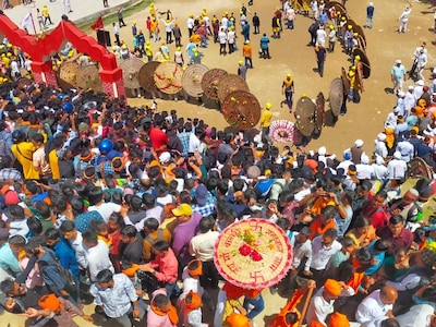 उत्सव: कुमाऊं के गांवों गांव में परंपरागत पाषाण युद्ध बग्वाल का आयोजन, रणबाकुरों ने बरसाए पत्थर