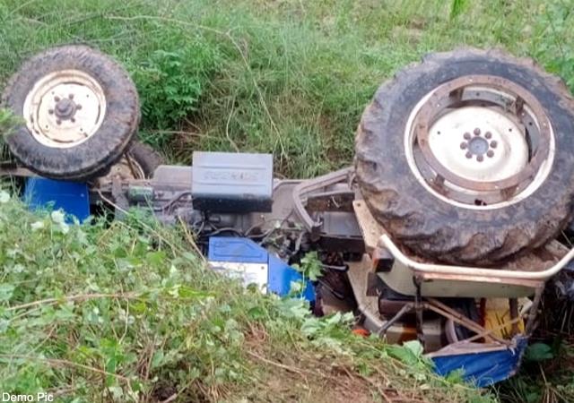 दुखद: मंगलौर में ट्रैक्टर पलटने से किसान की मौत, सड़क से खेत में उतारने के दौरान हुआ हादसा