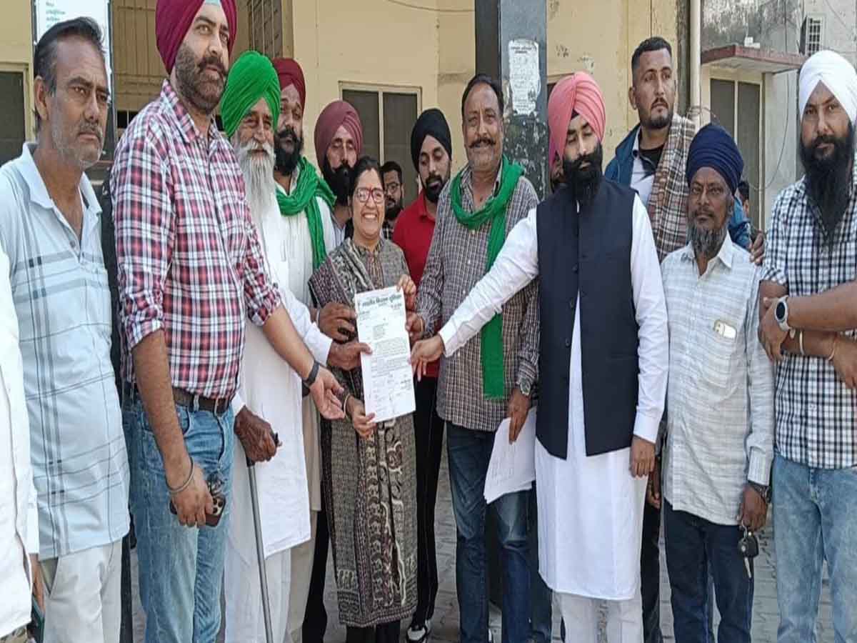 आवाज़: किसानों ने की बाजपुर में धान पोर्टल खोलने की मांग, एसडीएम की मार्फत सीएम को भेजा ज्ञापन 