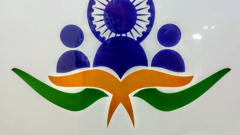 मुद्दा: लग्जरी कारों की खरीद को लेकर विवादों में घिरा लोकपाल