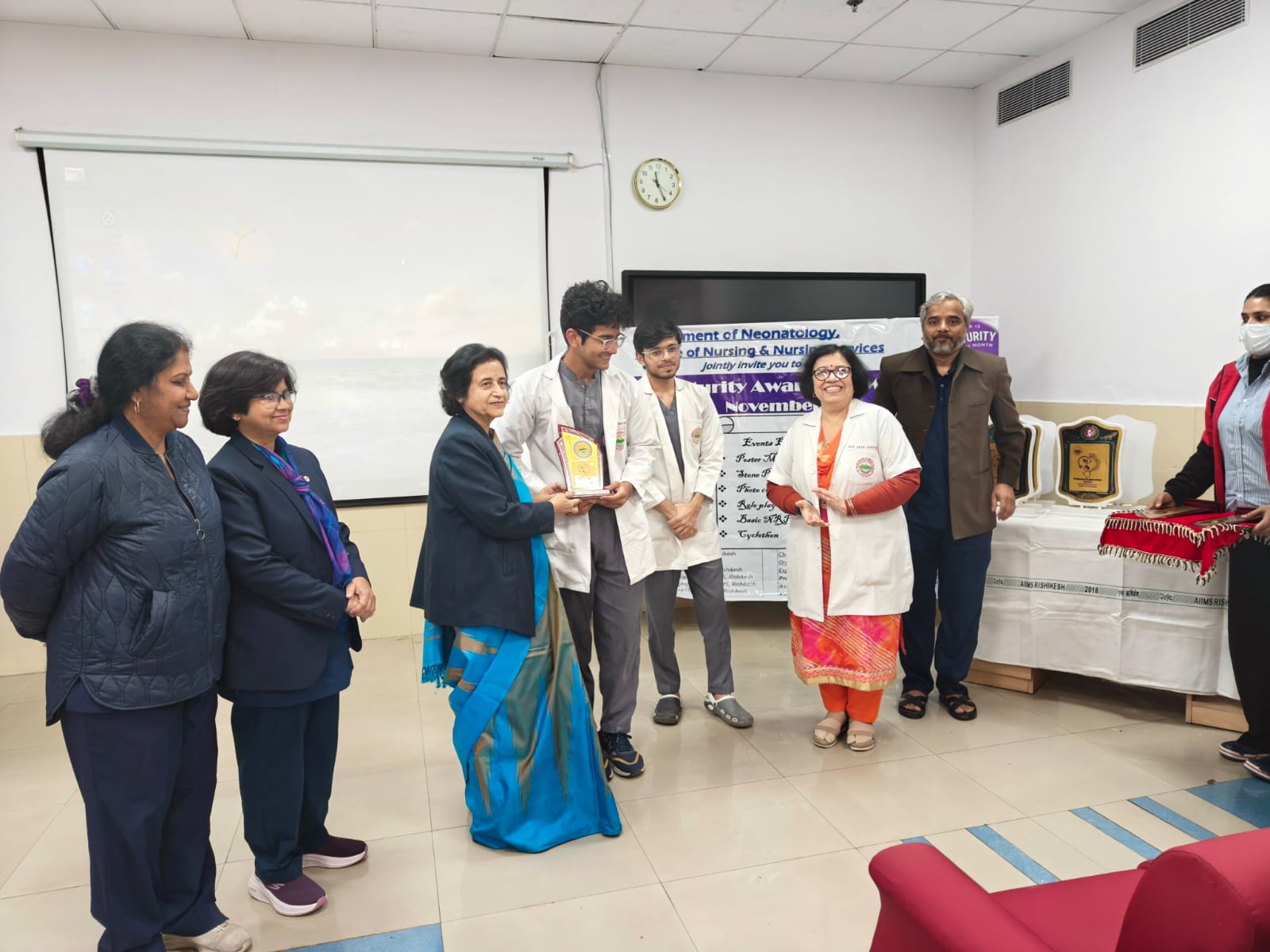 एम्स: विश्व प्रिमैचुअर्टी अवेरनैस माह का समापन; उल्लेखनीय कार्य व प्रतिस्पर्धाओं के प्रतिभागी हुए सम्मानित