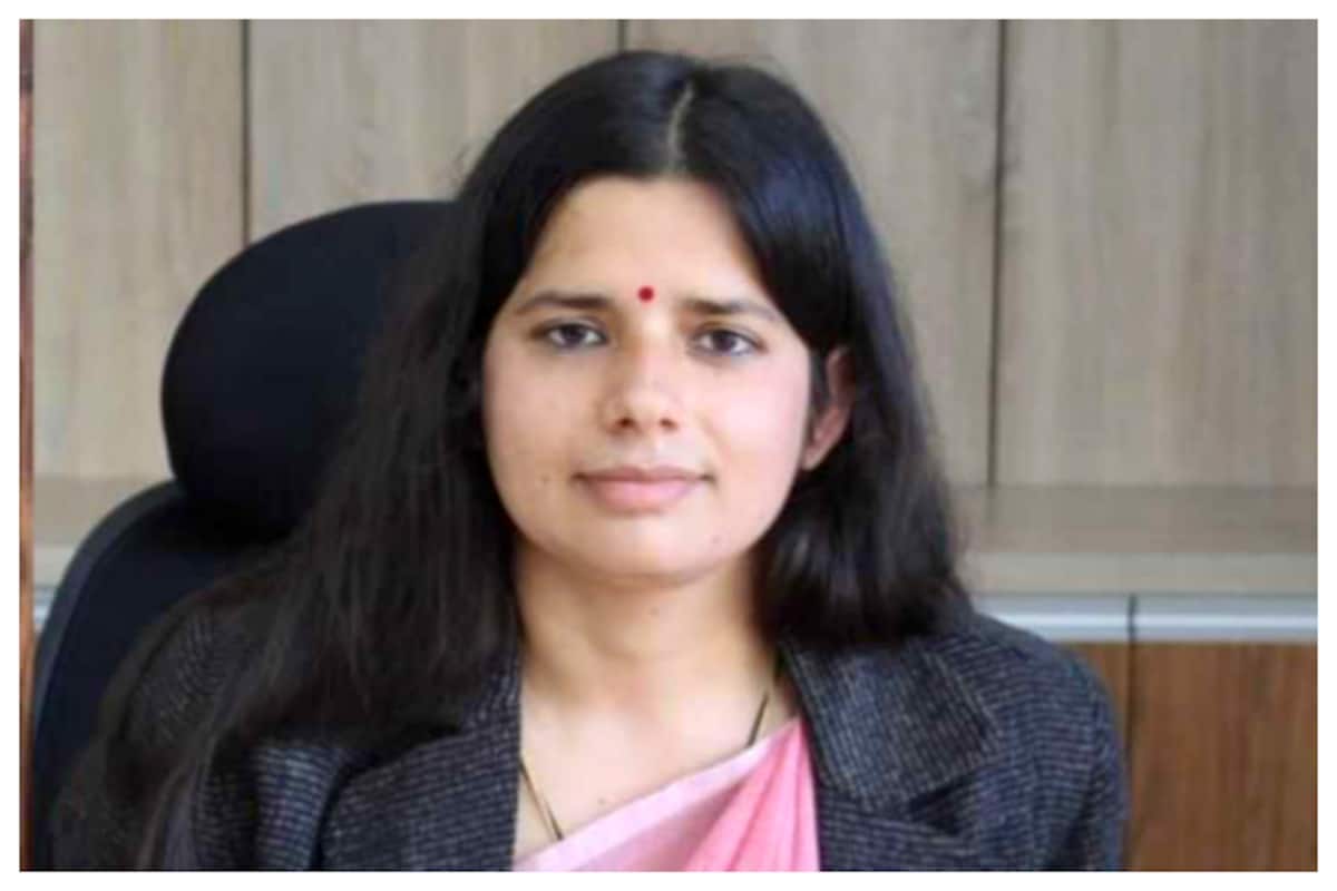 समीक्षा: महानिदेशक वंदना सिंह ने बीज उत्पादन और पॉलीहाउस पर ठोस प्लान बनाने के दिए निर्देश