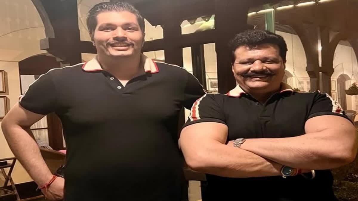 कुंवर प्रणव के बेटे के तीन हथियारों के लाइसेंस निलंबित