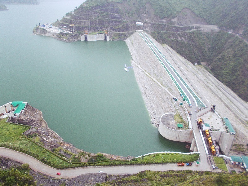 प्रतिबंध: टिहरी बांध पर वाहनों के आवागमन पर लगाई गई रोक, वैकल्पिक मार्गों का प्रयोग करने की अपील