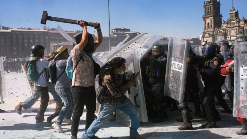 आक्रोश: नेपाल के बाद अब इस देश में सड़कों पर उतरे जेन जी; मेयर की हत्या के बाद हजारों लोगों का हिंसक प्रदर्शन