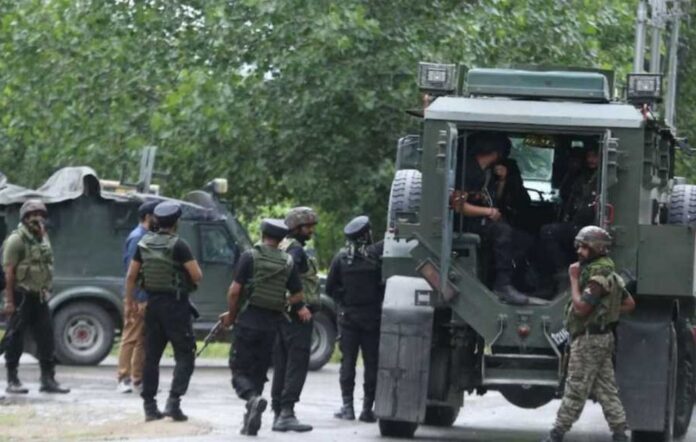 कुपवाड़ा में सुरक्षाबलों के साथ मुठभेड़ में दो आतंकवादी ढेर