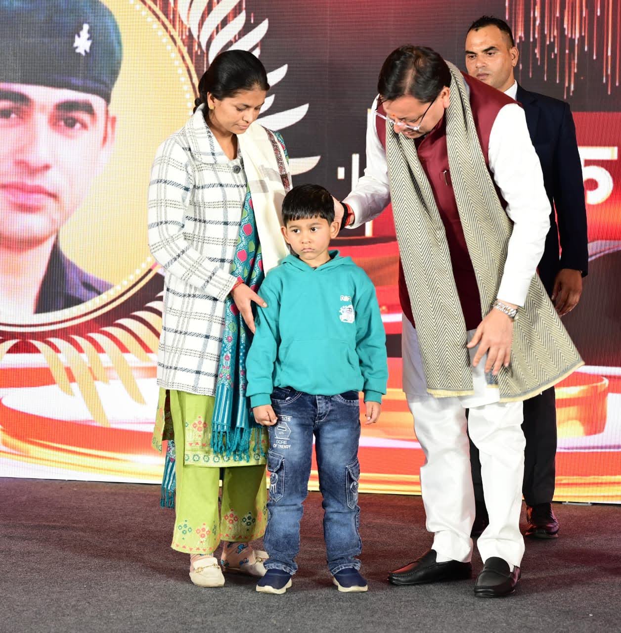 सराहना:शहीदों के परिजनों का संघर्ष, पीड़ा और देश के प्रति अटूट निष्ठा हम सभी के लिए प्रेरणा है: सीएम धामी  