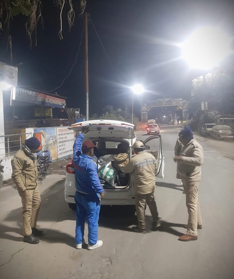 निगरानी: यातायात नियमों का उल्लंघन करने वालों पर कड़ी नजर, चेकिंग अभियान तेज़