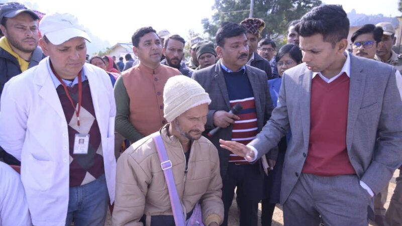 सुविधा: ‘प्रशासन गांव की ओर’ अभियान के तहत नौगांव और बासोट में बहुउद्देशीय शिविर आयोजित