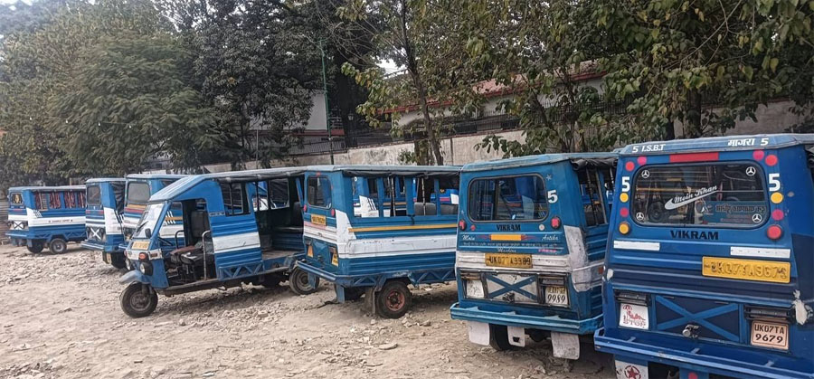 बग़ावत: देहरादून में विक्रम संचालकों ने शुरू की हड़ताल