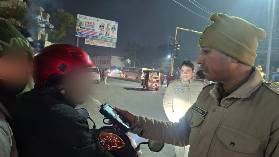 शराब के नशे में चल रहे 05 चालक गिरफ्तार, वाहन सीज