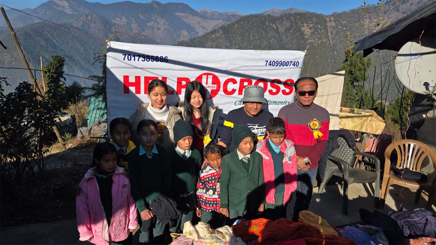 हेल्प क्रॉस ट्रस्ट देहरादून द्वारा जरूरतमंद लोगों को गर्म एवं ऊनी वस्त्र प्रदान किए गए।