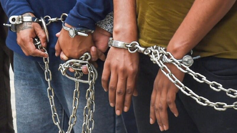 शिकंजा: पुलिस ने किया बंद घर में हुई लाखों की चोरी का खुलासा, तीन आरोपी गिरफ्तार