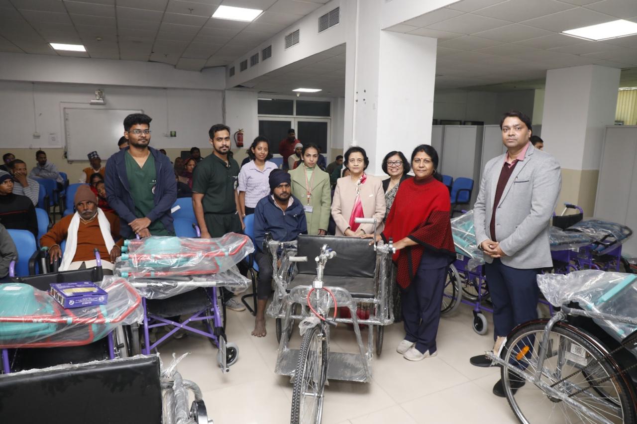 एम्स: जीवन के प्रति सकारात्मक दृष्टिकोण रखें दिव्यांगजन, निदेशक प्रोफेसर (डॉ.) मीनू सिंह ने बढ़ाया उत्साह 