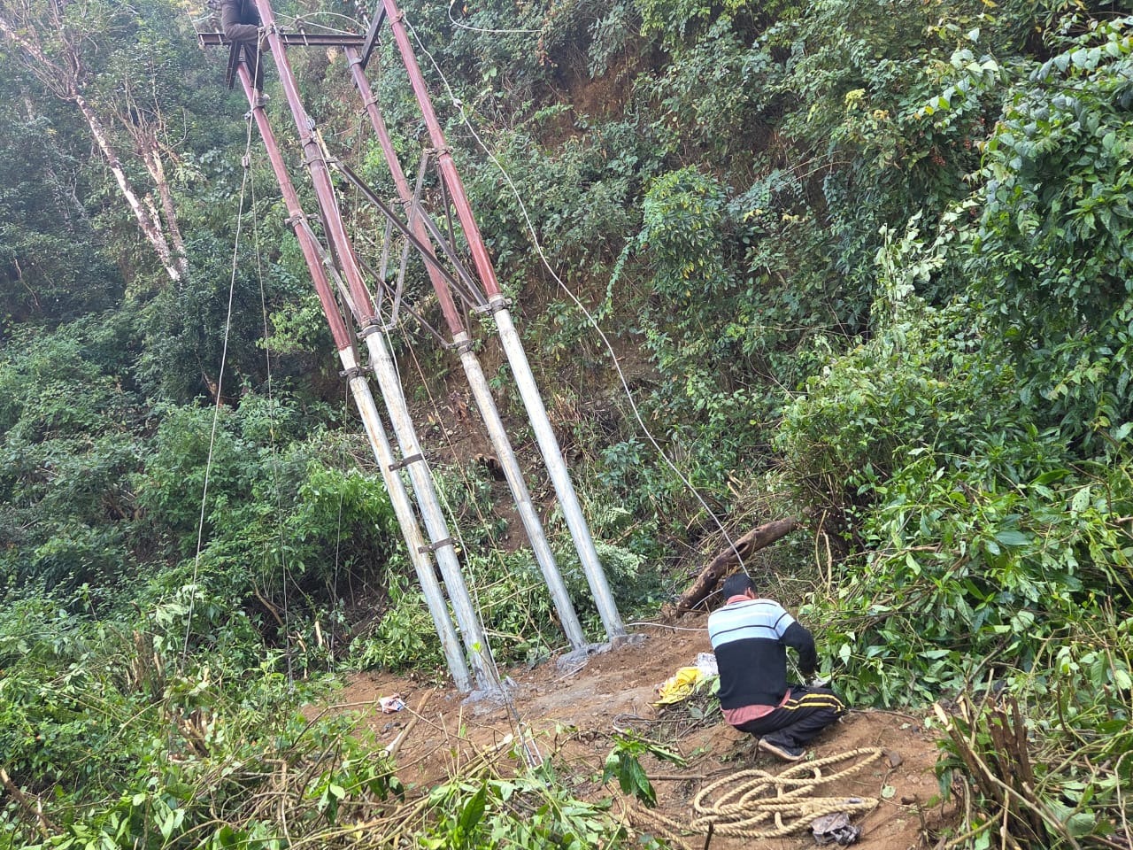 एक्शन: जनता मिलन में उठी शिकायत, जिलाधिकारी के निर्देश पर ककनई तोक हुआ रोशन