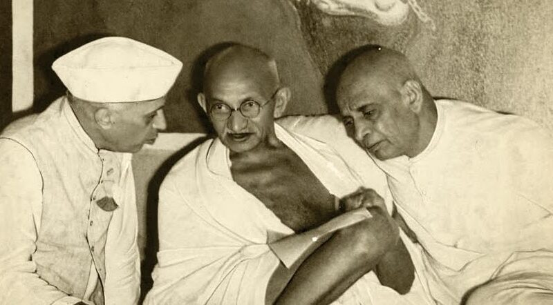 नज़रिया: नेहरू-गांधी परिवार के कांग्रेस के शीर्ष पर रहने तक भाजपा नेहरू विवाद को नहीं छोड़ने वाली