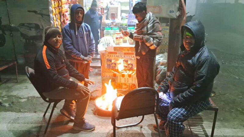 मौसम: उत्तराखंड में घने कोहरे के साथ शीतलहर का प्रकोप; कड़ाके की ठंड ने बढ़ाई लोगों की टेंशन