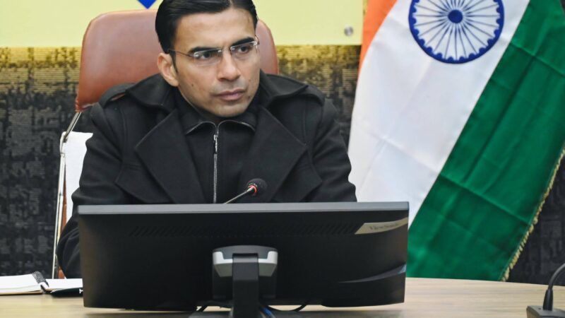 समीक्षा: मानव-वन्यजीव संघर्ष रोकने को हाईटेक कदम, डीएम सविन बंसल ने आधुनिक उपकरणों के लिए बजट किया मंजूर