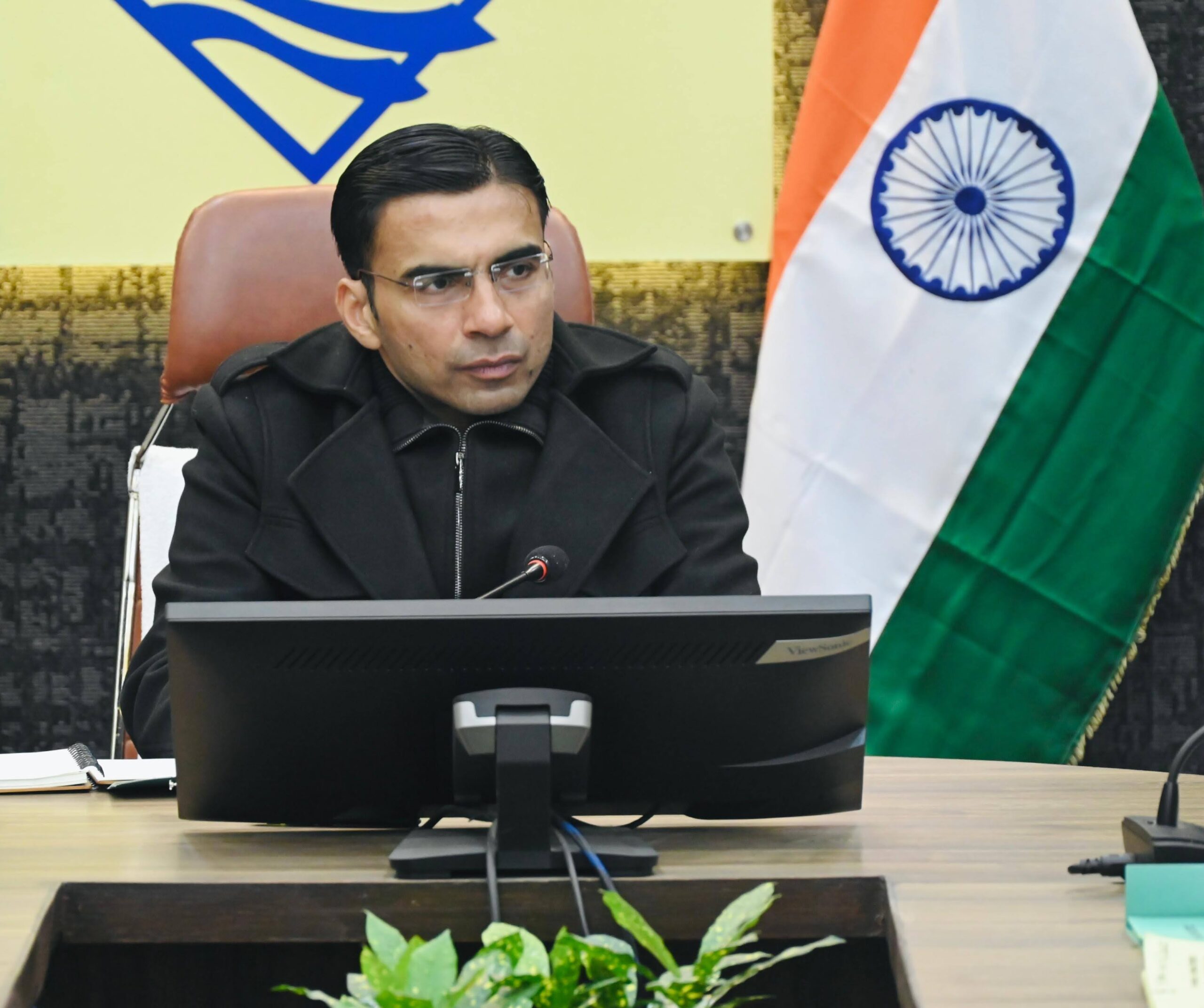 समीक्षा: मानव-वन्यजीव संघर्ष रोकने को हाईटेक कदम, डीएम सविन बंसल ने आधुनिक उपकरणों के लिए बजट किया मंजूर