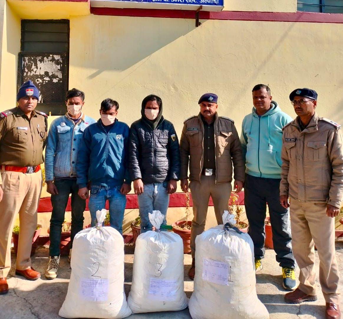 कामयाबी: कार से तस्करी किया जा रहा 13 लाख रुपए का गांजा बरामद, तीन तस्कर गिरफ्तार