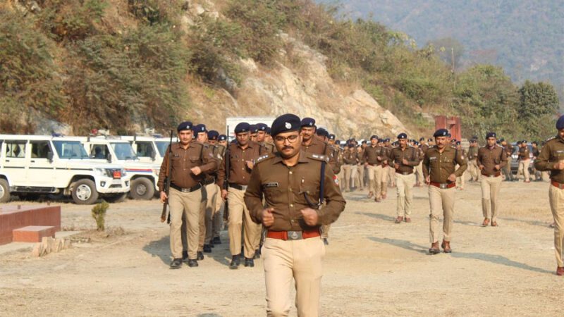 पुलिस अधीक्षक ने परखी जवानों की फिटनेस