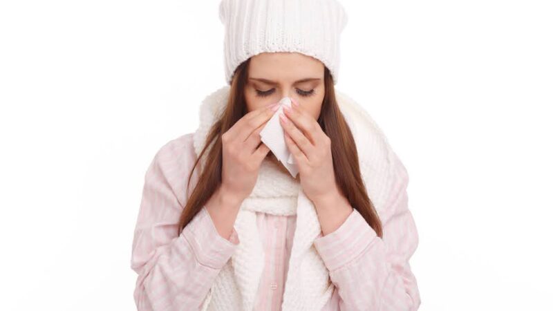 हैल्थ टिप्स:: आपको भी सर्दियों में बहती नाक कर रही परेशान? आयुर्वेद से जानिए समाधान